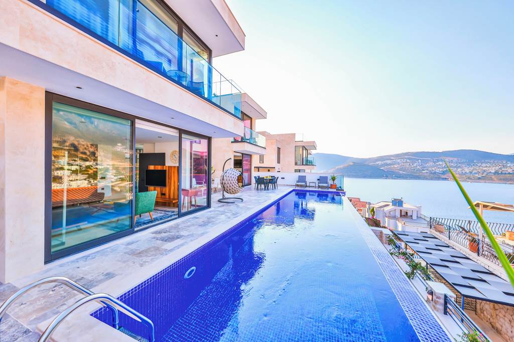 Villa Bank Two